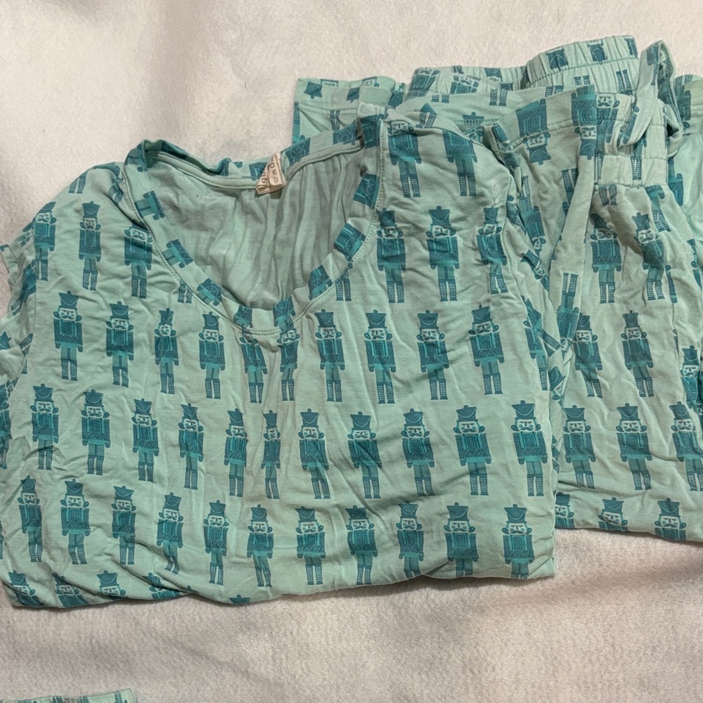 Blue nutcracker Print Pajama Set
